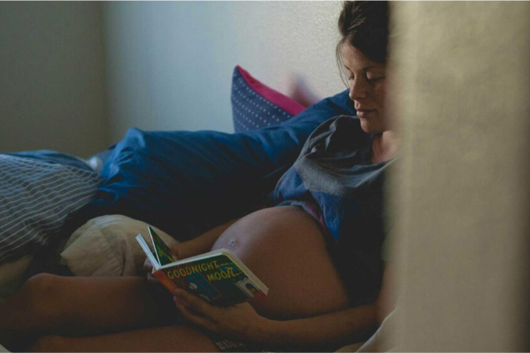 Pregnant mom reading